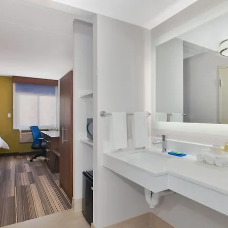 Holiday Inn Express Fairfax-Arlington Boulevard By Ihg-2
