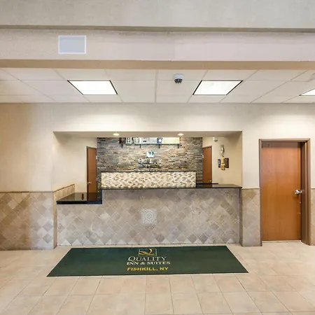 Quality Inn & Suites Fishkill South Near I-84-3