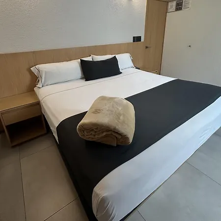 Hotel Emperador Centro Guadalajara Y Remodelado-3
