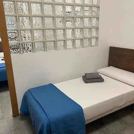 Hostal&Apartamentos La Mar-3