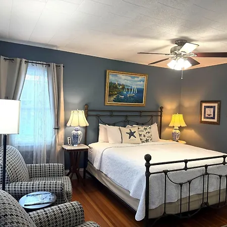 Saltair Inn Waterfront B&B-3