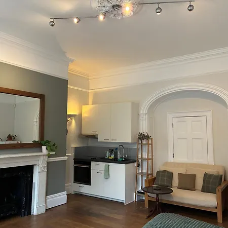 3 Berkeley Square Guesthouse-3