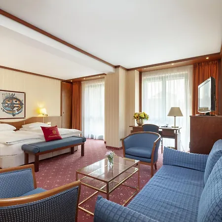 Best Western Premier Grand Hotel Russischer Hof-3