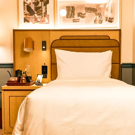 The Strathcona Hotel-3
