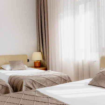 Hotel N-2