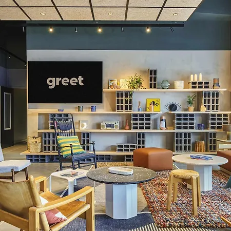 greet hotel Paris Nord 18è-3