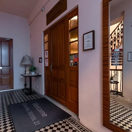 Central Hotel 21-3