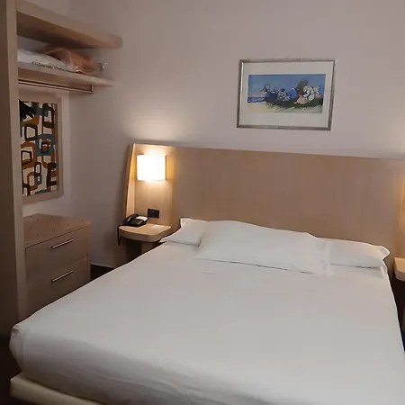 Hotel Chiaraluna-3