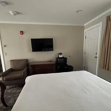 Golden Gables Inn Dazzler Select By Wyndham-2