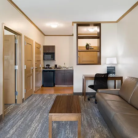 Clubhouse Hotel And Suites-3