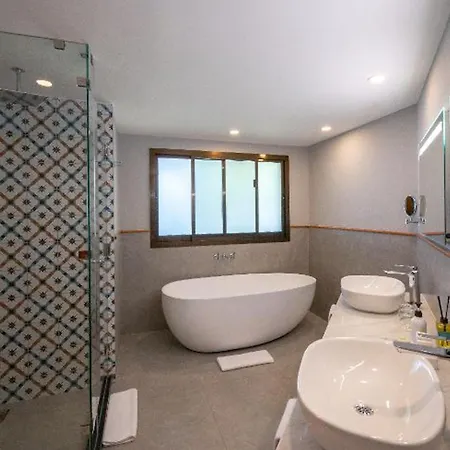 Sea Cliff Resort & Spa-2