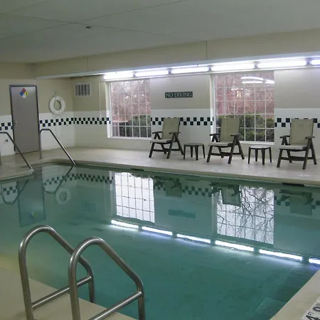 Country Inn & Suites By Radisson, Clinton, Ia-2