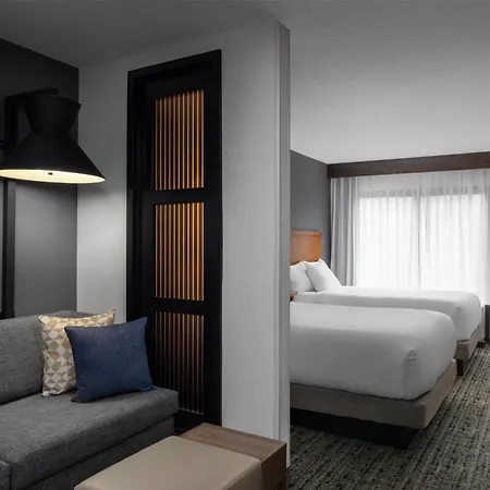 Hyatt Place Indianapolis Airport-2