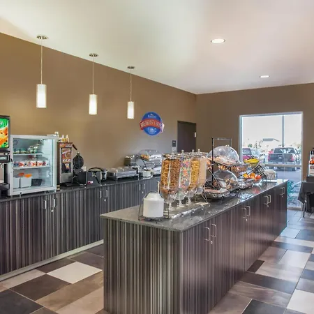 Baymont By Wyndham Grand Forks-3