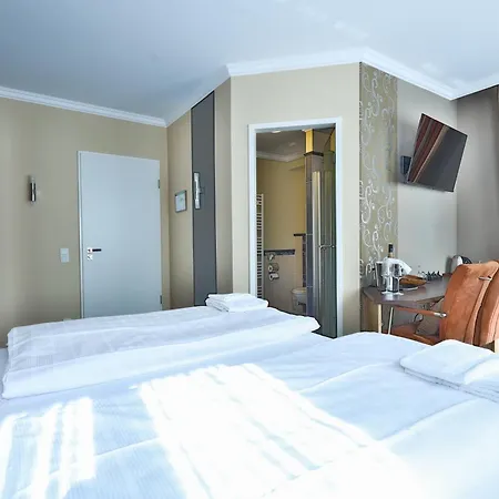 M13 Hotel-2