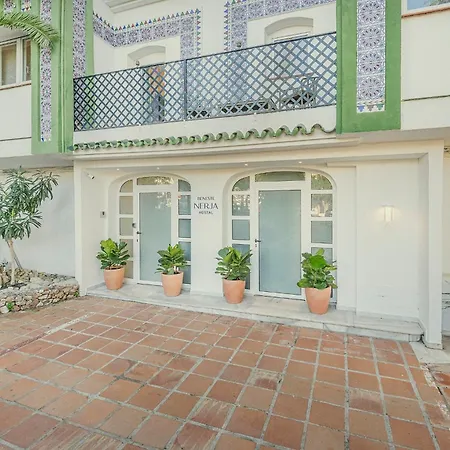 Beneste Nerja Hostal-2
