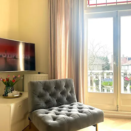 Lovely Spacious Apartment-2