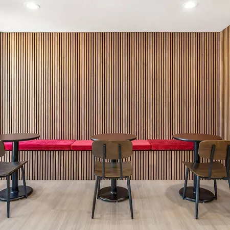 La Luna Inn, Ascend Hotel Collection-3