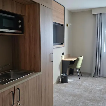 Brit Hotel Saint Malo – Le Transat-3
