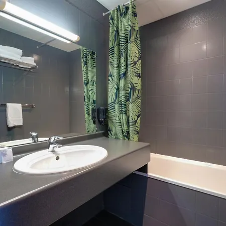 Brit Hotel Golfhotel Saint Samson-2