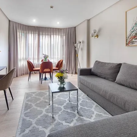 Apartosuites Jardines de Sabatini-3