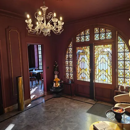 Le Castel Guesthouse-3