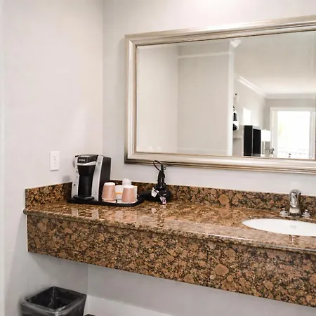 Fairview Inn & Suites-3