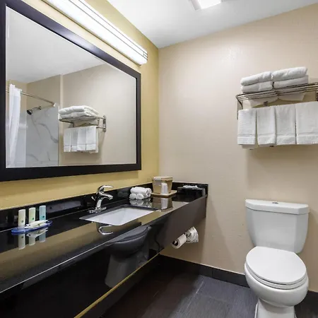 Quality Inn Cadiz-2