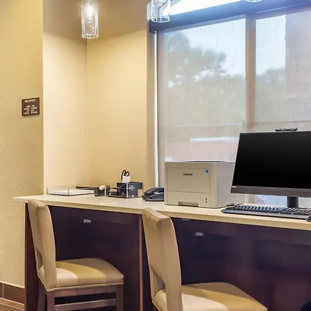 Comfort Inn Dekalb - University Area-3