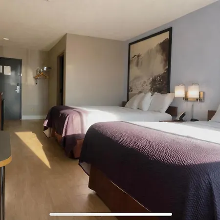 Super 8 By Wyndham Niagara Falls-3