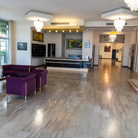 Hotel President-2