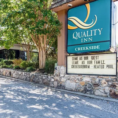 Quality Inn Creekside - Downtown Gatlinburg-3