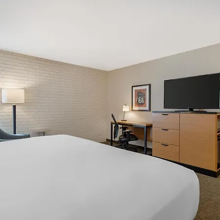 Drury Inn & Suites Joplin-2