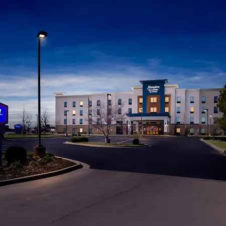 Hampton Inn & Suites Claremore-3