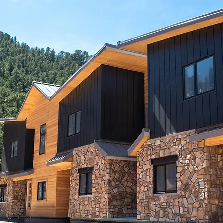 The Inn On Fall River & Fall River Cabins-3