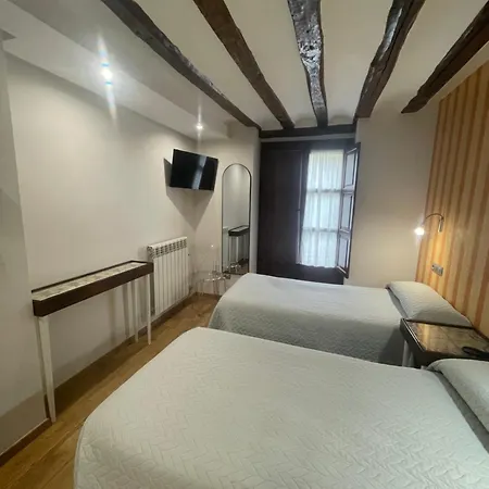 Hostal Rey Pedro I-3