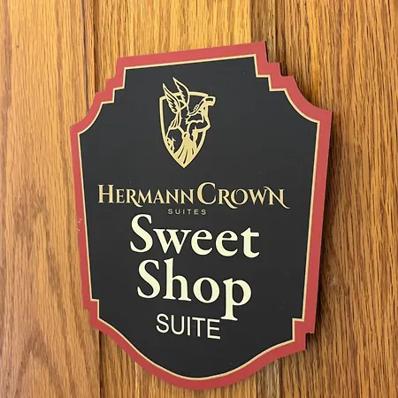 Hermann Crown Suites-3