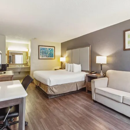 Ramada By Wyndham Houma-2
