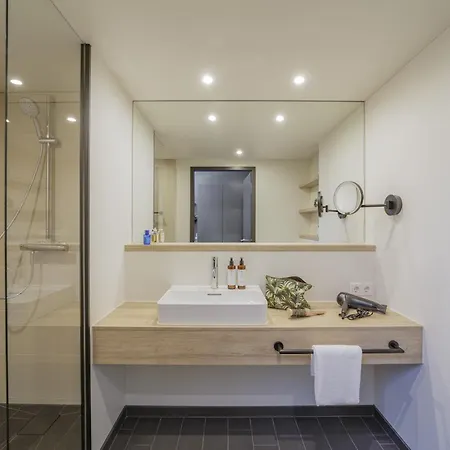 Black F House - Serviced Apartments-3