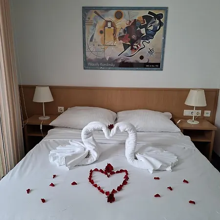 Hotel Am Schlosspark , Wiesbaden-3