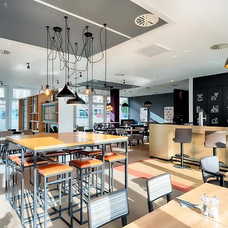 AZIMUT Hotel Munich-3