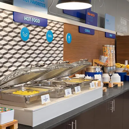 Holiday Inn Express Hotel & Suites Edmond By Ihg-2