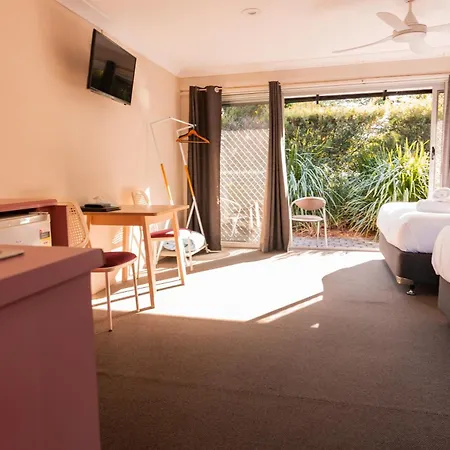 The Park Hotel Motel, Suffolk Park-3