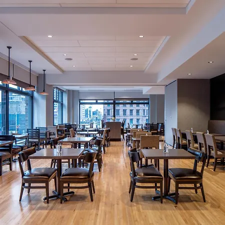 Embassy Suites By Hilton Minneapolis Downtown Hotel-3