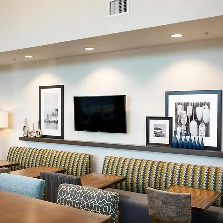 Hampton Inn & Suites By Hilton Seattle/Northgate-2