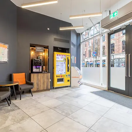 Easyhotel Birmingham-3