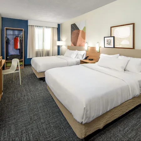 Spark By Hilton Grand Rapids-3