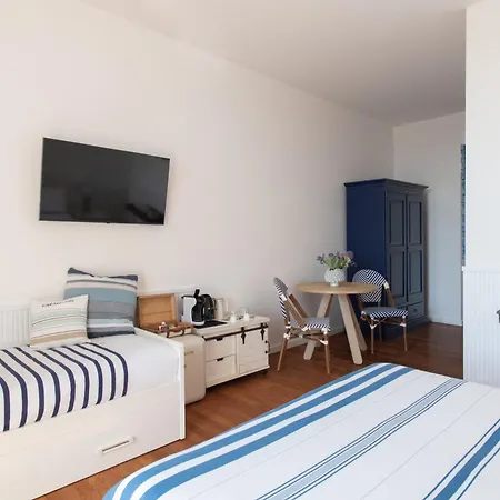 Mareluna Rooms-2