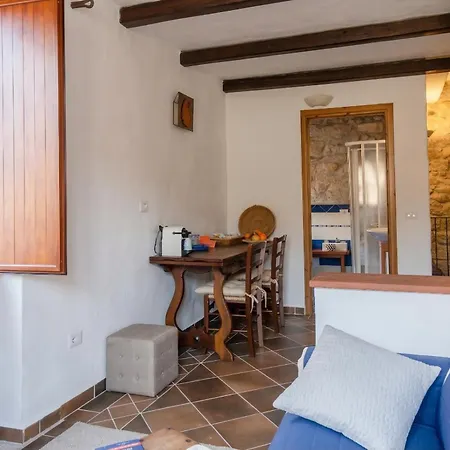 Amsicora Stay-2