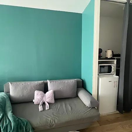 Studio cosy, confort, clim&mer à 3 minutes-2